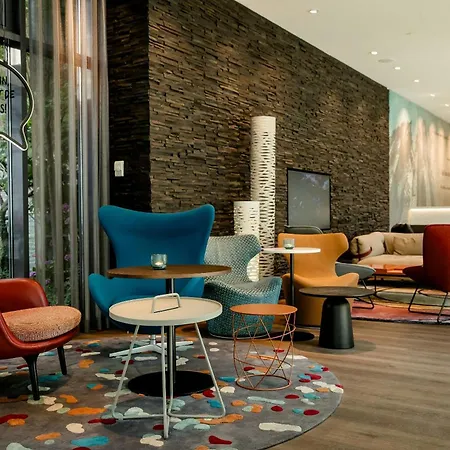 One Köln-mediapark Hotel