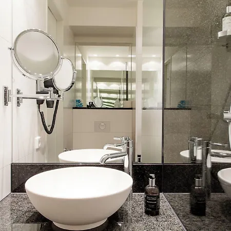 Hotell One Koeln-mediapark 3*