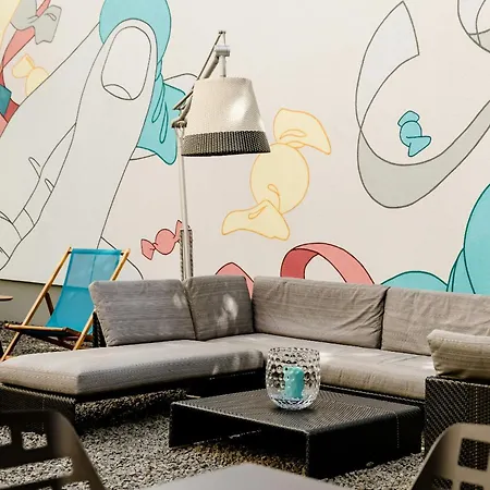 One Köln-mediapark Szálloda