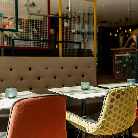 Hotell One Koeln-mediapark