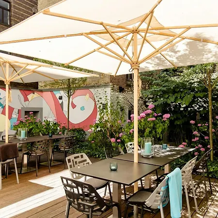 One Köln-mediapark Szálloda