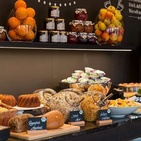 Hotel One Koeln-mediapark