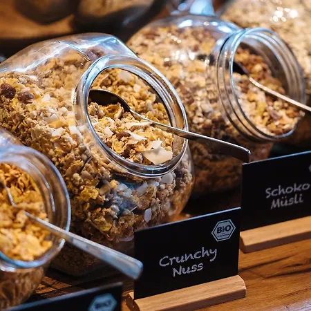 One Koeln-mediapark מלון קלן