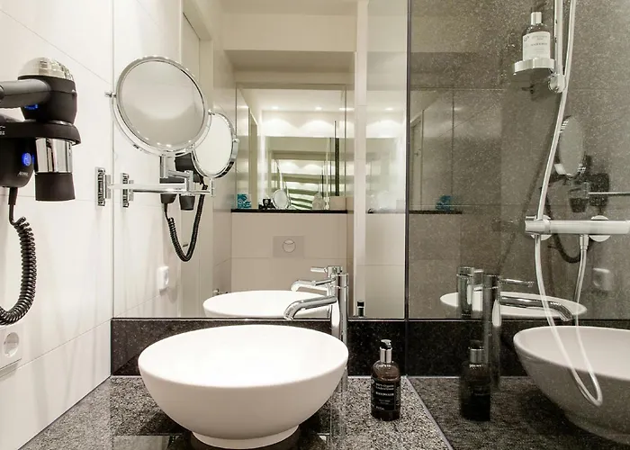 One Koeln-mediapark 3* Cologne