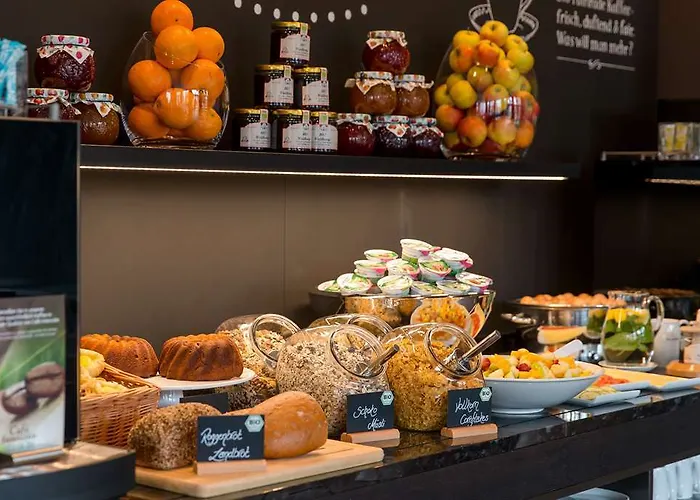 Hotell One Koeln-mediapark