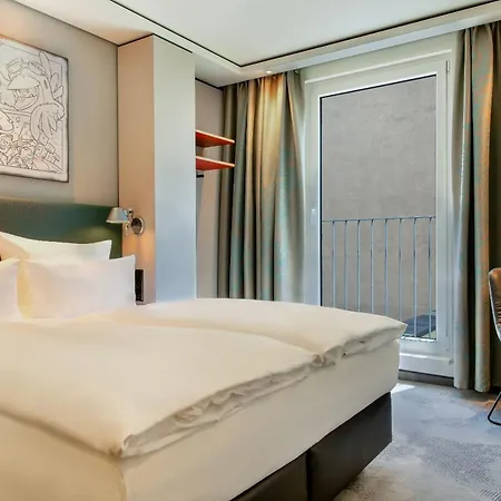 One Koeln-mediapark 3*